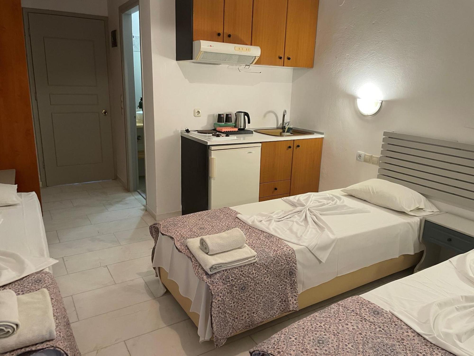 Hotel Kourkoumelata Argostoli  Buitenkant foto