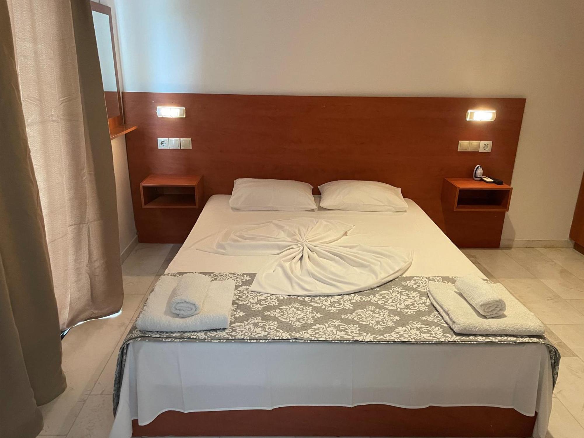 Hotel Kourkoumelata Argostoli  Buitenkant foto