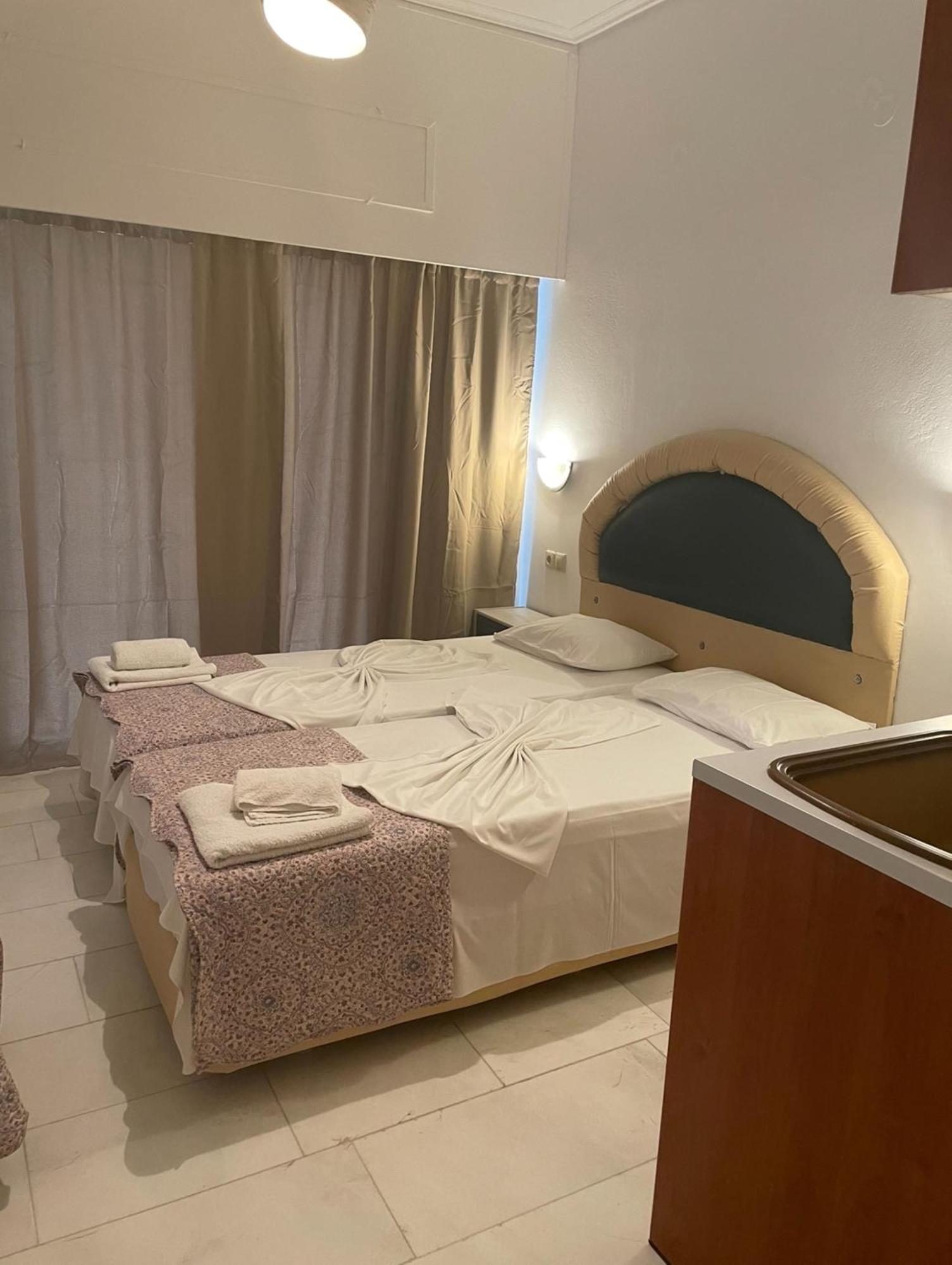 Hotel Kourkoumelata Argostoli  Buitenkant foto