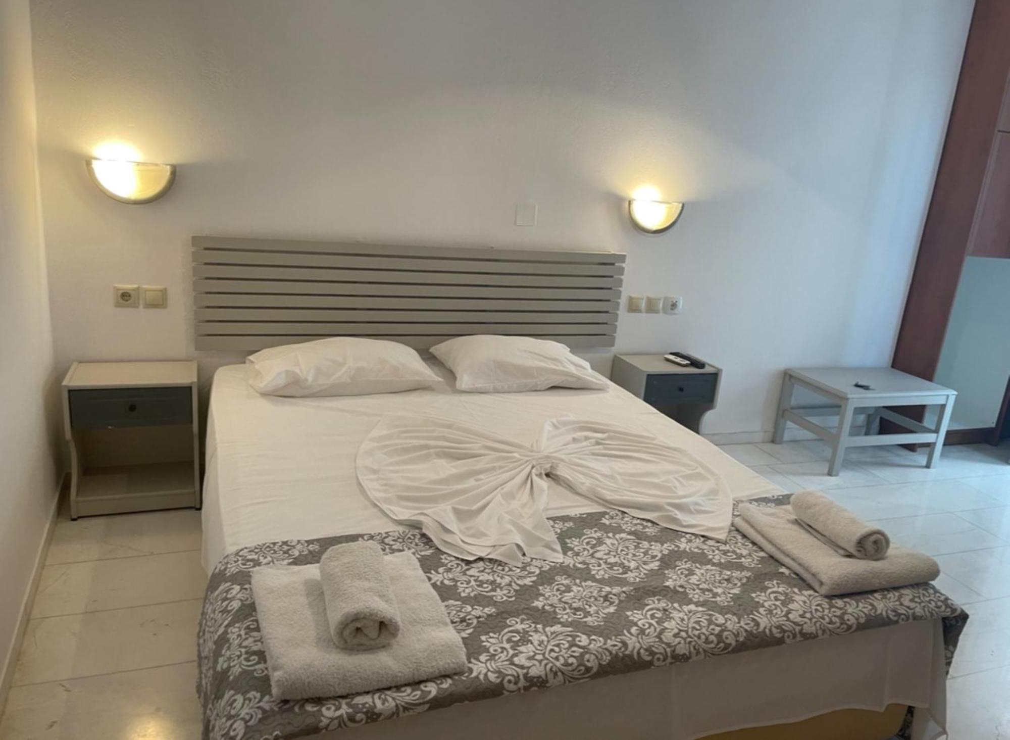Hotel Kourkoumelata Argostoli  Buitenkant foto